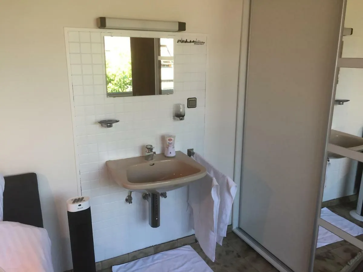 Homestay Duesseldorfer Privatzimmer